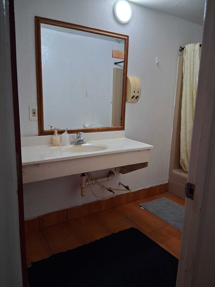 Hotel O Colonial Inn Brownsville Tx