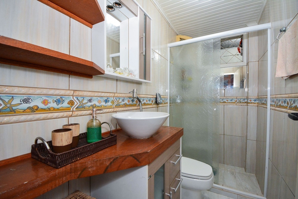 Ampla Casa com Piscina Ponta do Papagaio