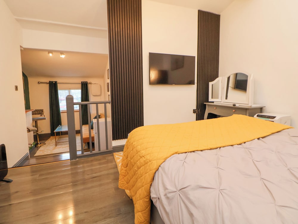 The Cloud Apartment 1
