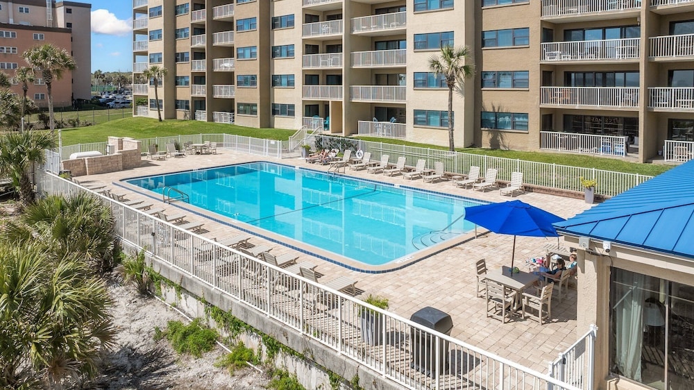 663 Amelia By The Sea 2 Bedroom Condo