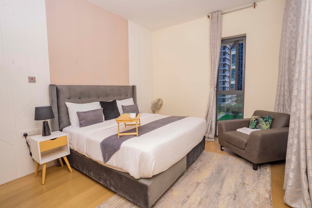 Executive 1 Br -Gtc with gym & Pool