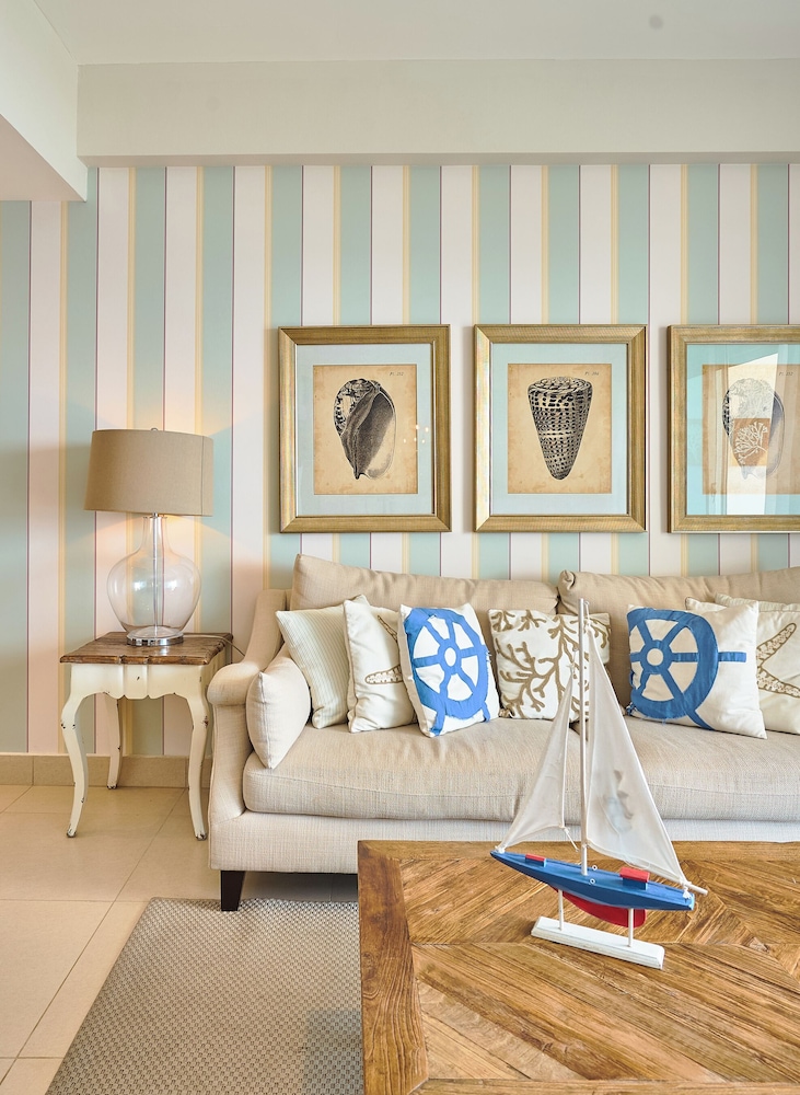 Beachfront Condos Las Olas Sleeps 6