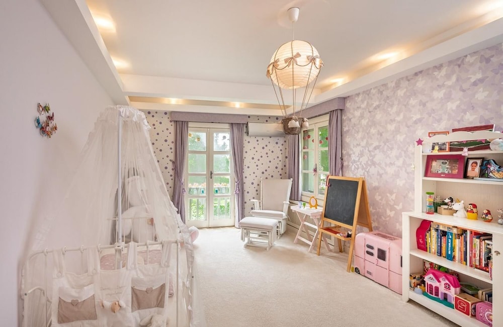 Enchanting 22 000m2 Property and Elegant 5 Bedroom Manor