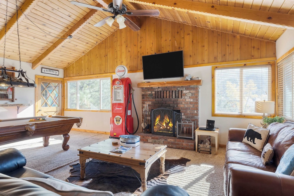 Lakeside in Bearadise by Avantstay Gorgeous Mountain Cabin in Boulder Bay!