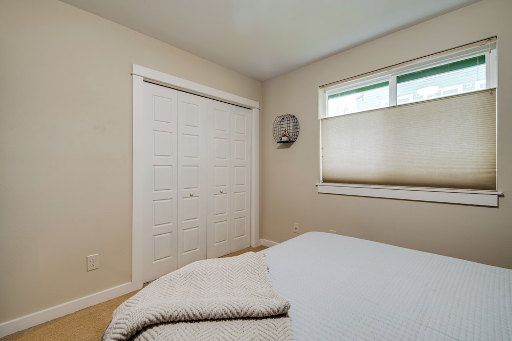 < 2 Blocks to Beach! Pet-friendly Home in Moclips
