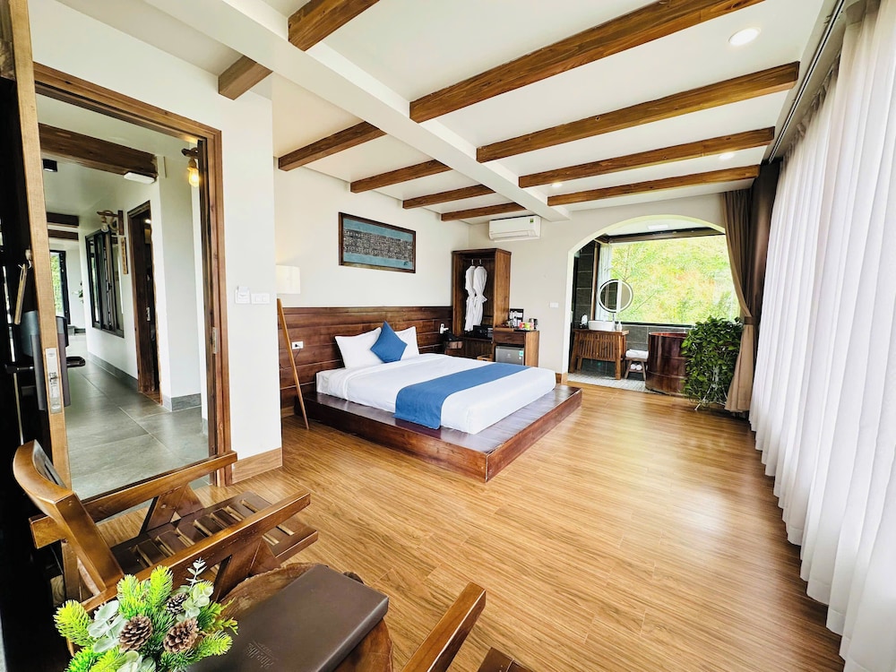 SAPA PINE HILL ECOLODGE