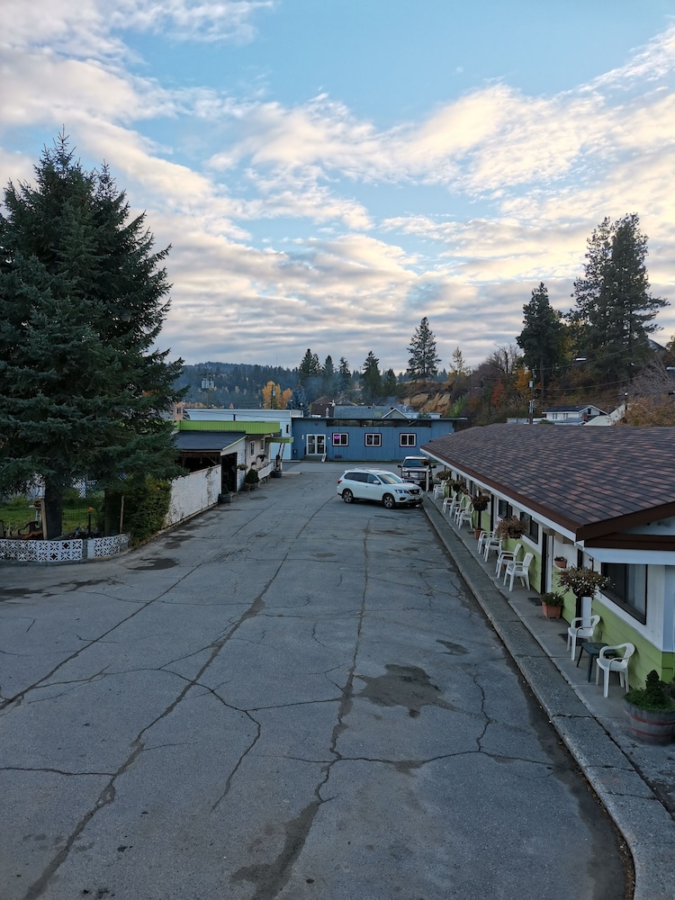 Cedars Motel