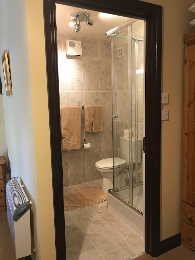 Holly House Bed & Breakfast