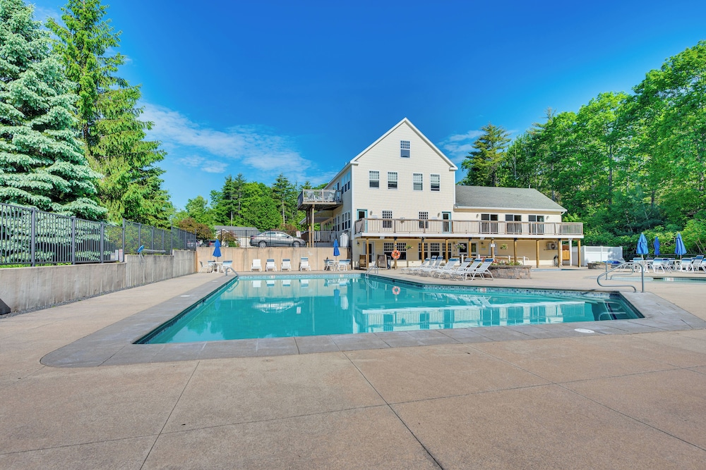 1 Mi to Beach: Cottage w/ Pool Access in Wells