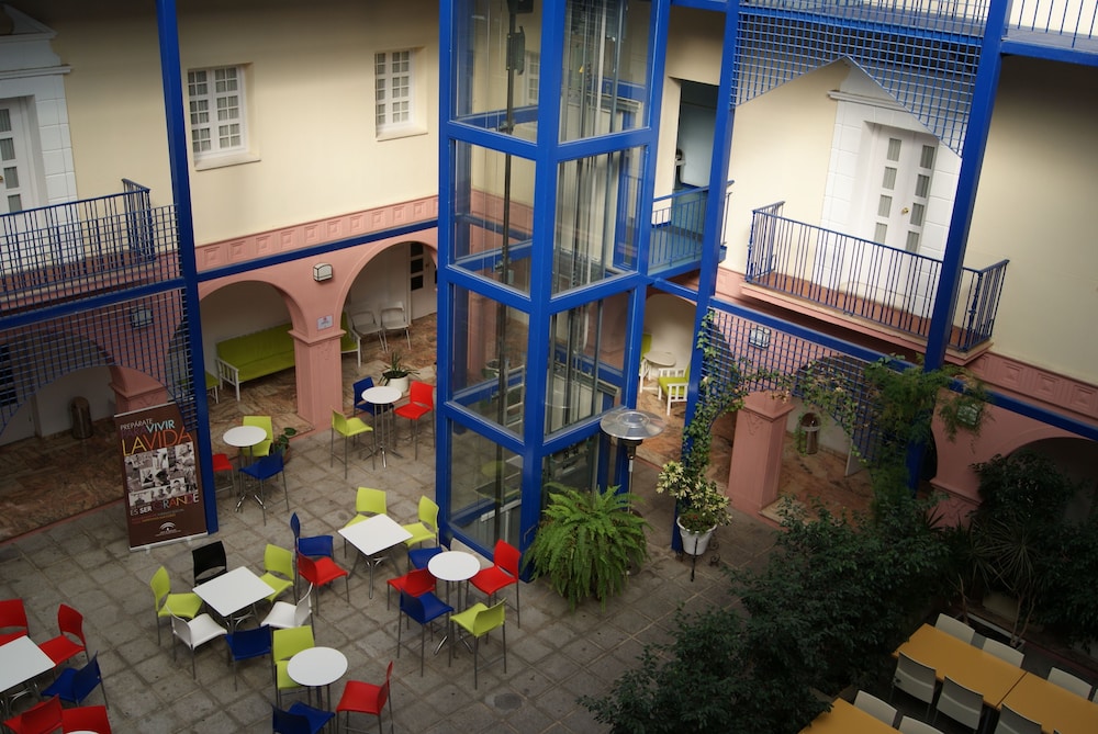 Albergue Inturjoven Huelva - Hostel photo 2