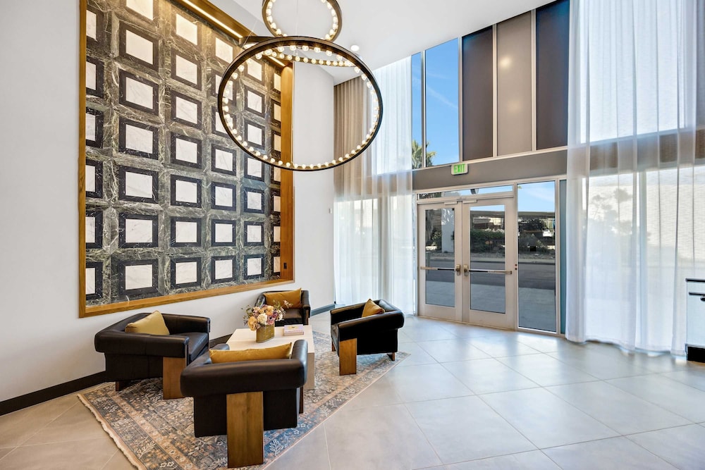 Luxury 2BR by Oneluxstay