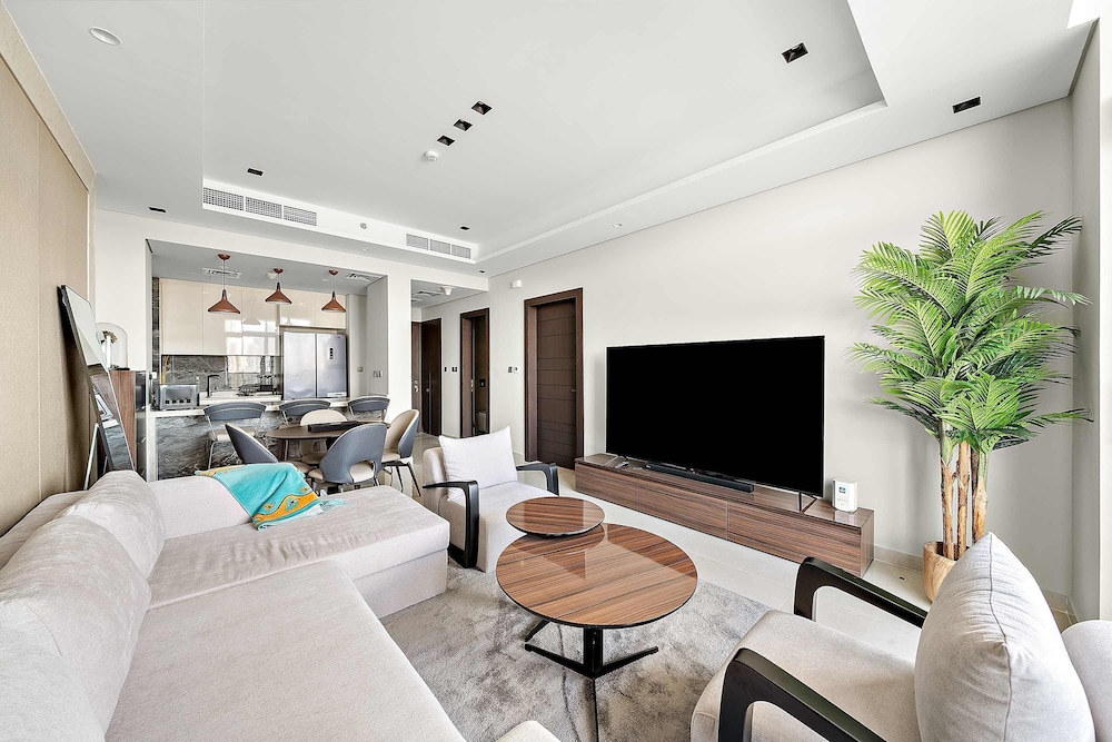 Elegant 1BR With Panoramic Views on Burj Khalifa