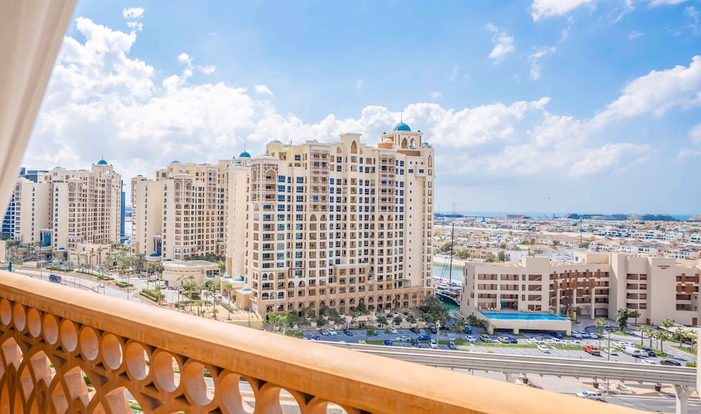 Spacious 2BR Marina Residence 4