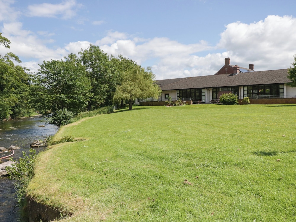 12 Eamont Park