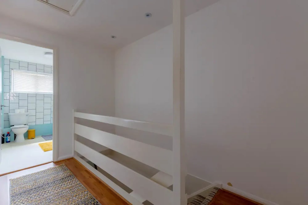 Bright 3 Bedroom House With Terrace, 16 Mins to Big Ben