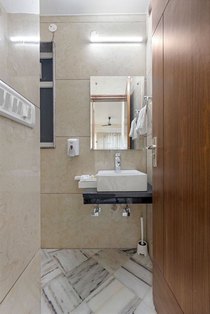 The Onyx by Parfait Street
