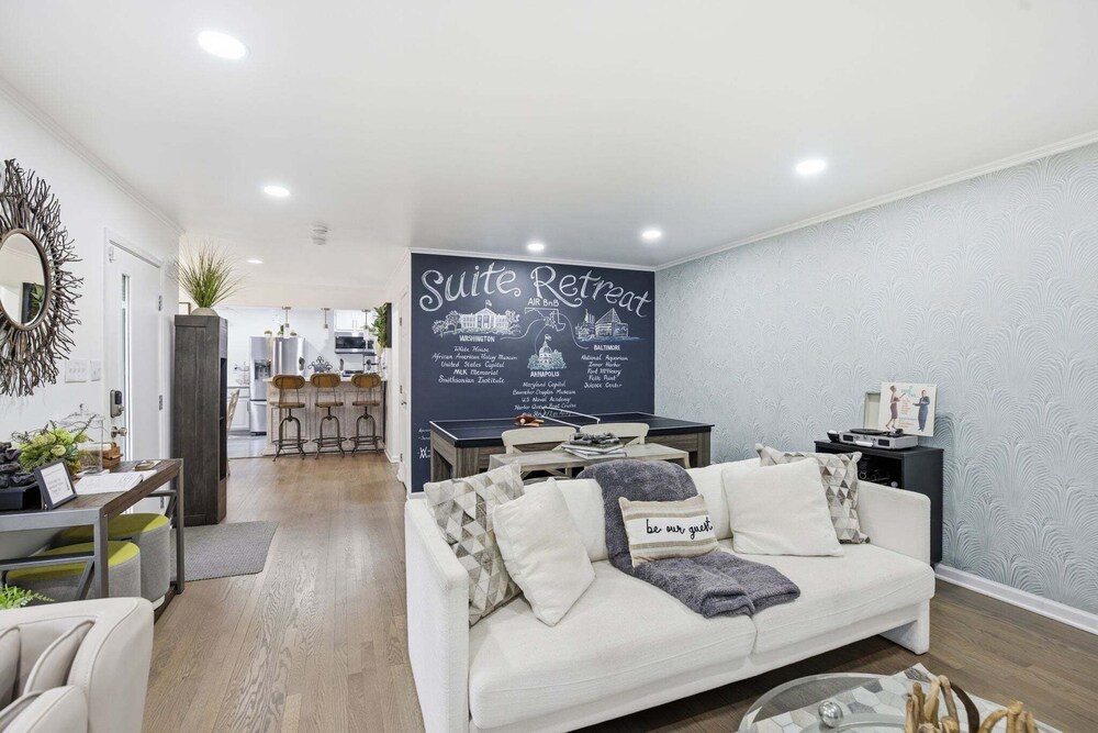 Stylish Hot Tub Retreat With Ping Pong 3 Bedroom Home