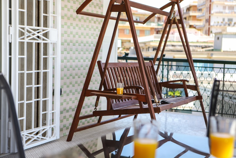 Appartamento Con Terrazzo A Capodimonte