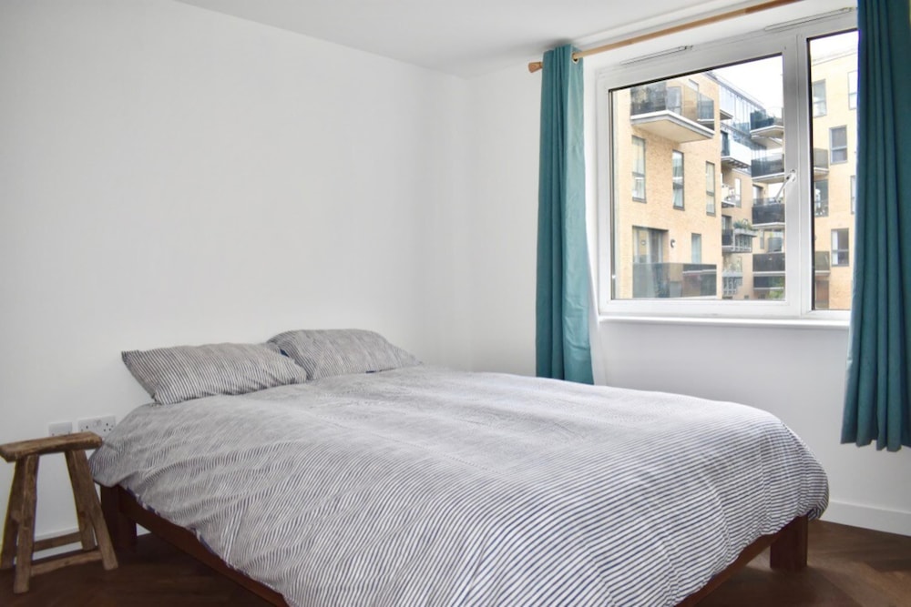 Stylish and Super-central 2 Bedroom Modern Apartment
