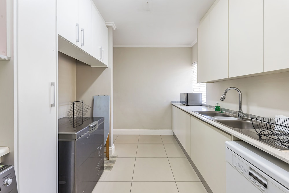 Beachfront, Private Pool, Pizza Oven, Pool Table, Fast Internet, Family Friendly