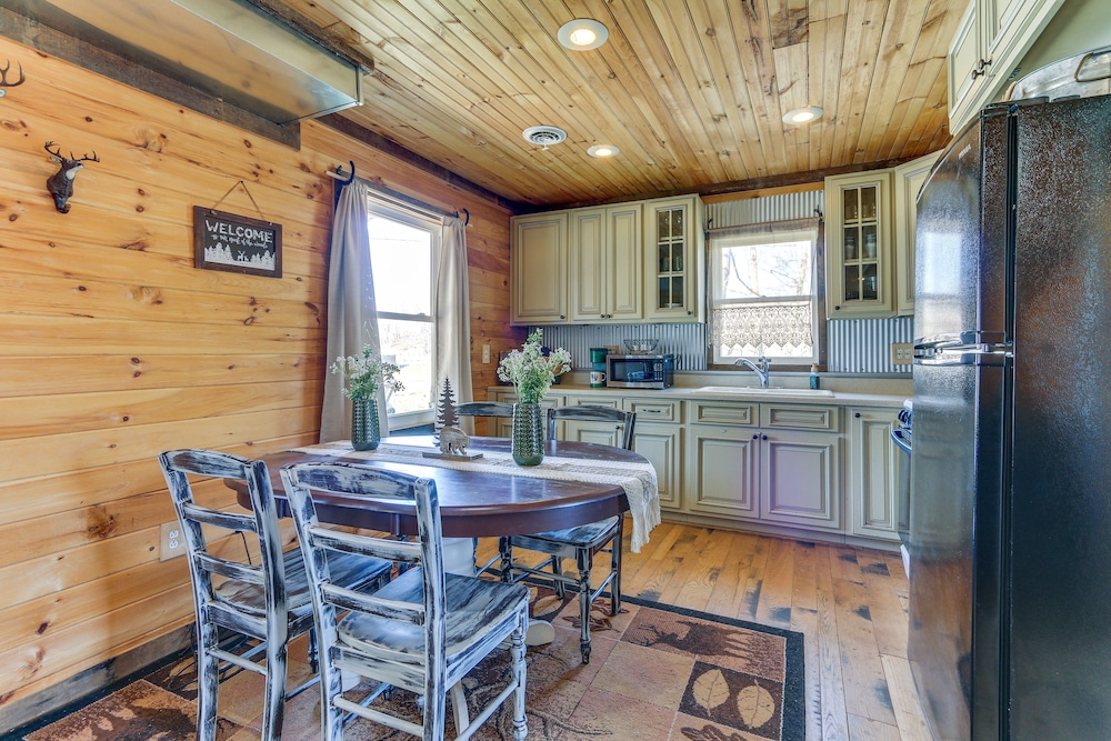 Rustic Mount Perry Cabin Near Fishing Pond  Farm - Property Image 12