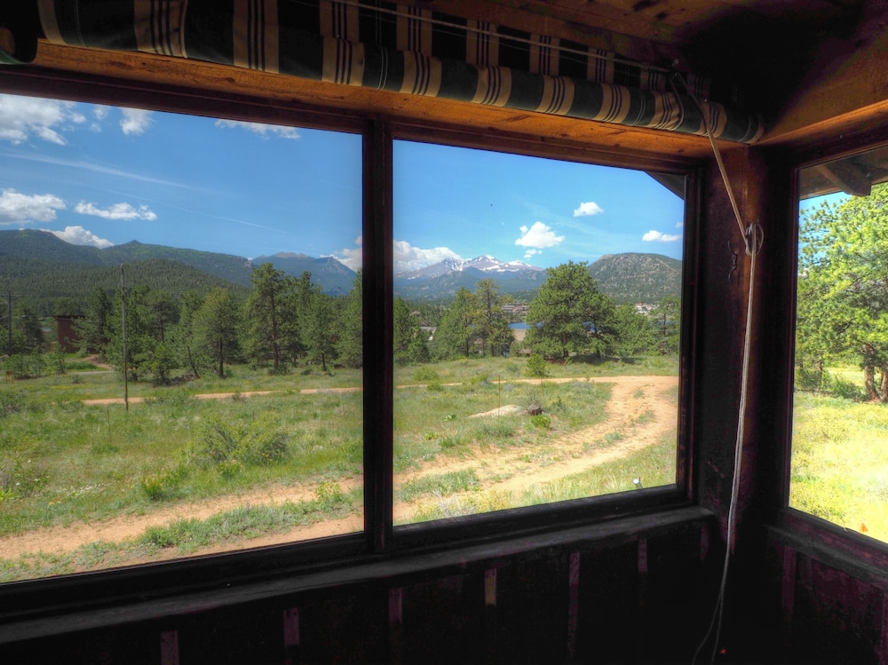 Maccracken Stead -- Ev #3259 2 Bedroom Cabin by RedAwning