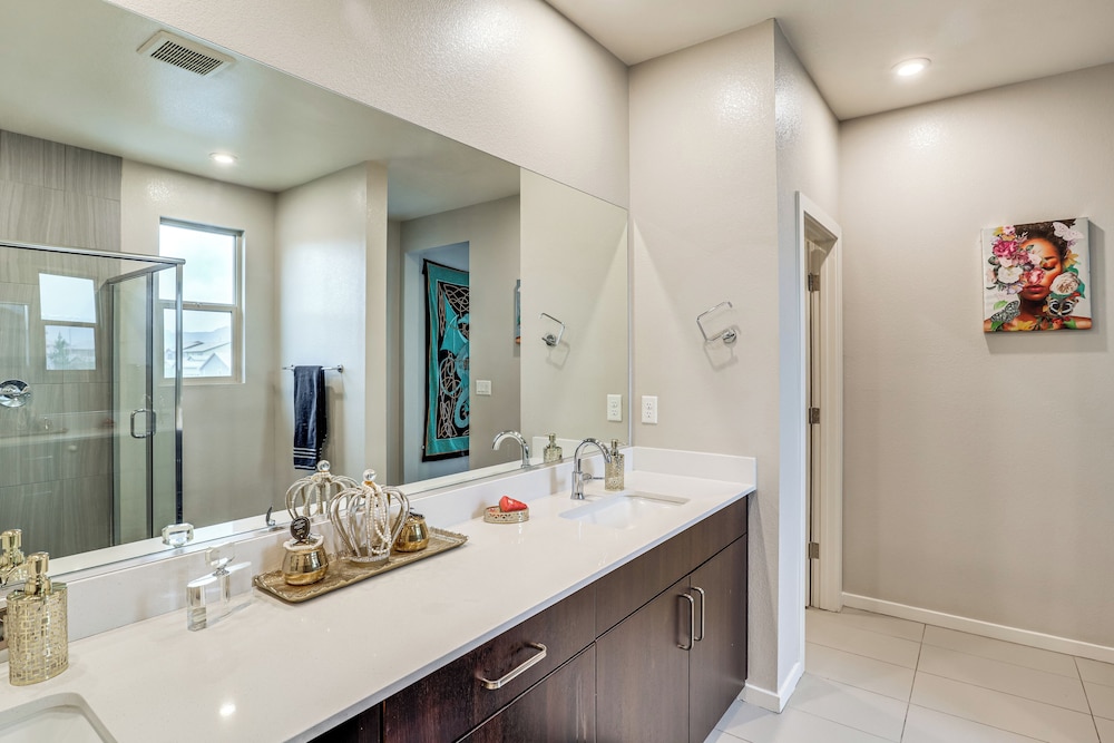 11 Mi to the Strip: Quiet Home in North Las Vegas