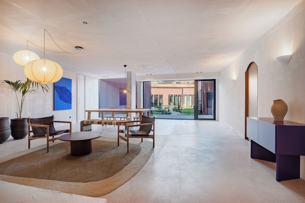 Minimalist Loft at Terracotta Collection