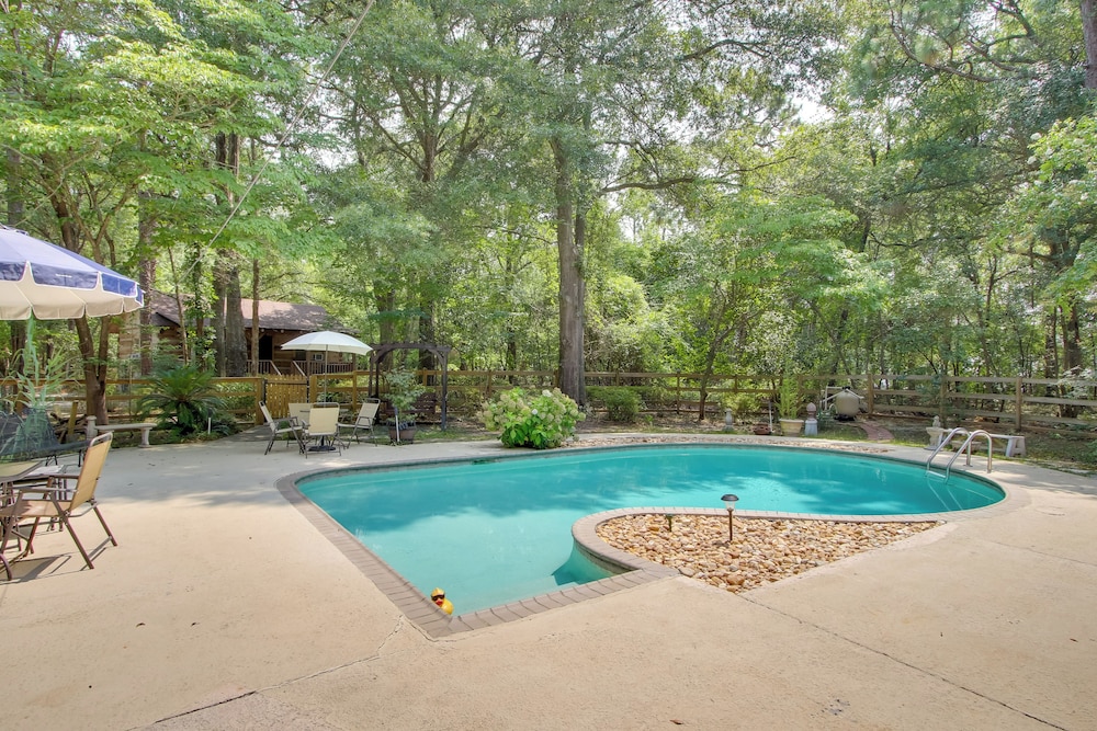 Golfer's Getaway: Hephzibah Home w/ Pool Access