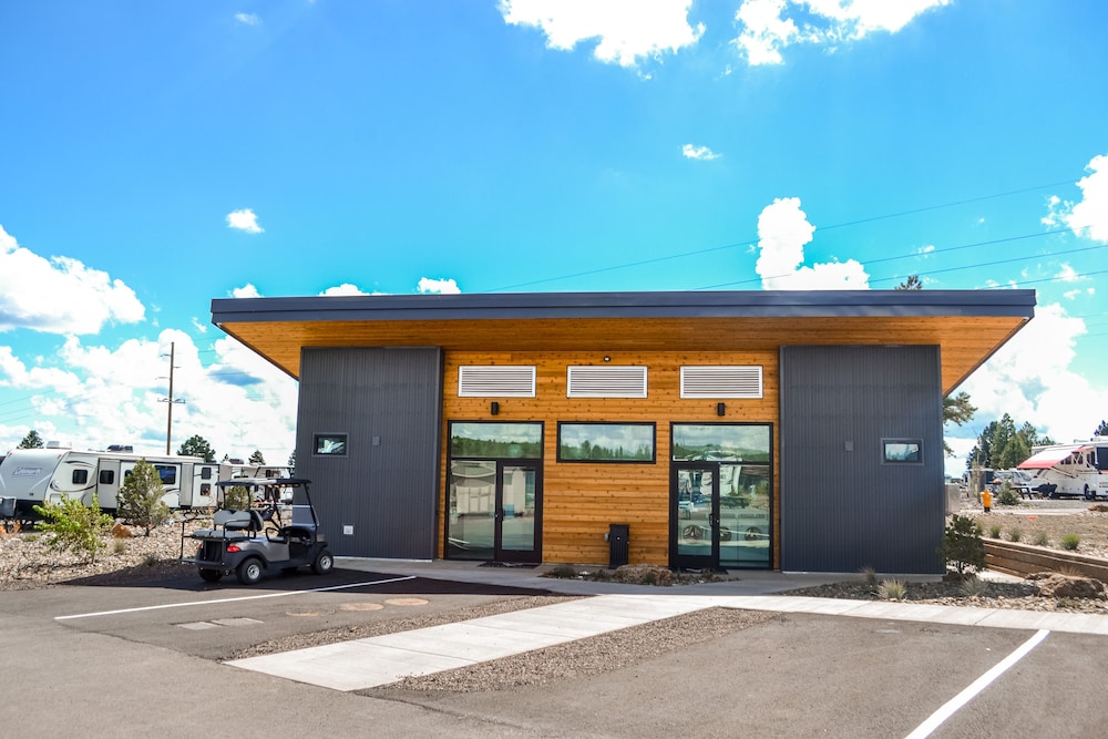 Hotel Village Camp Flagstaff - Image 1