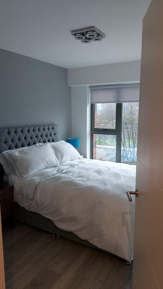 Charming 1-bed Villa in Liverpool view 3