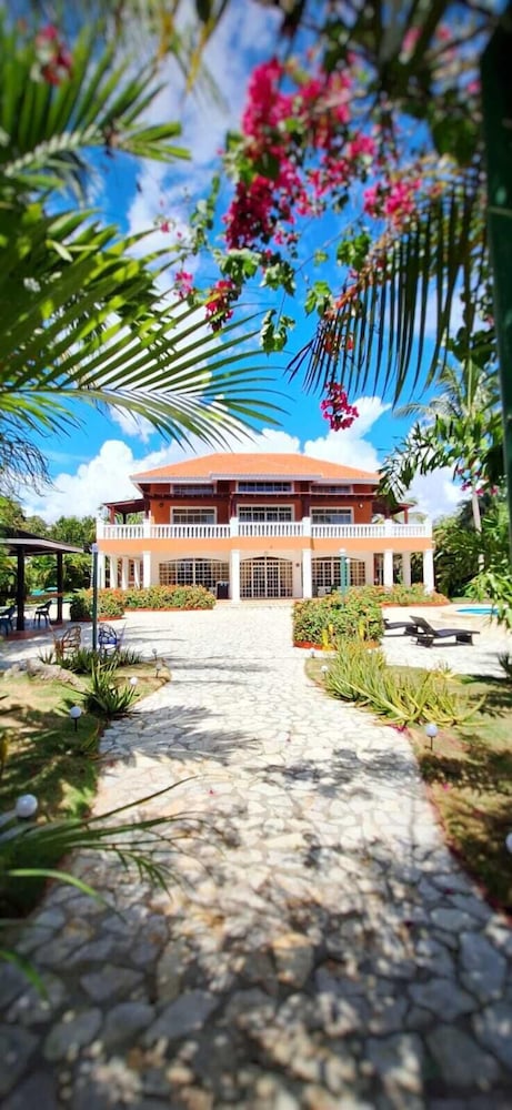 9th Hole Villa