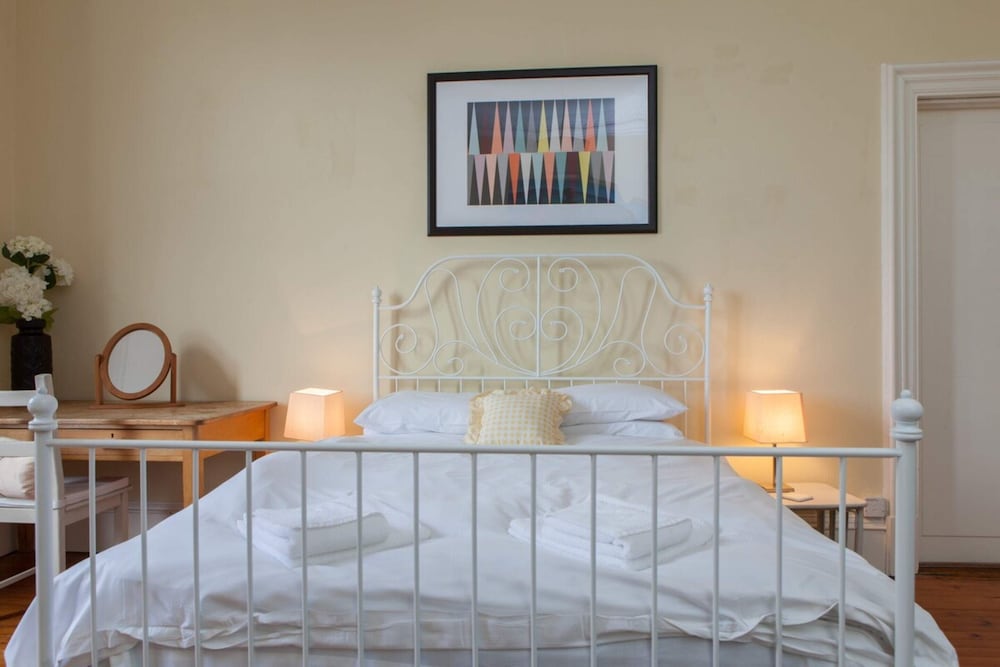 Amazing 4 Bedroom Apartment Just Off The Meadows