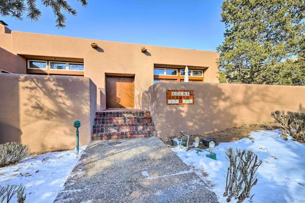 Mountain Views + Patio: Santa Fe Escape!