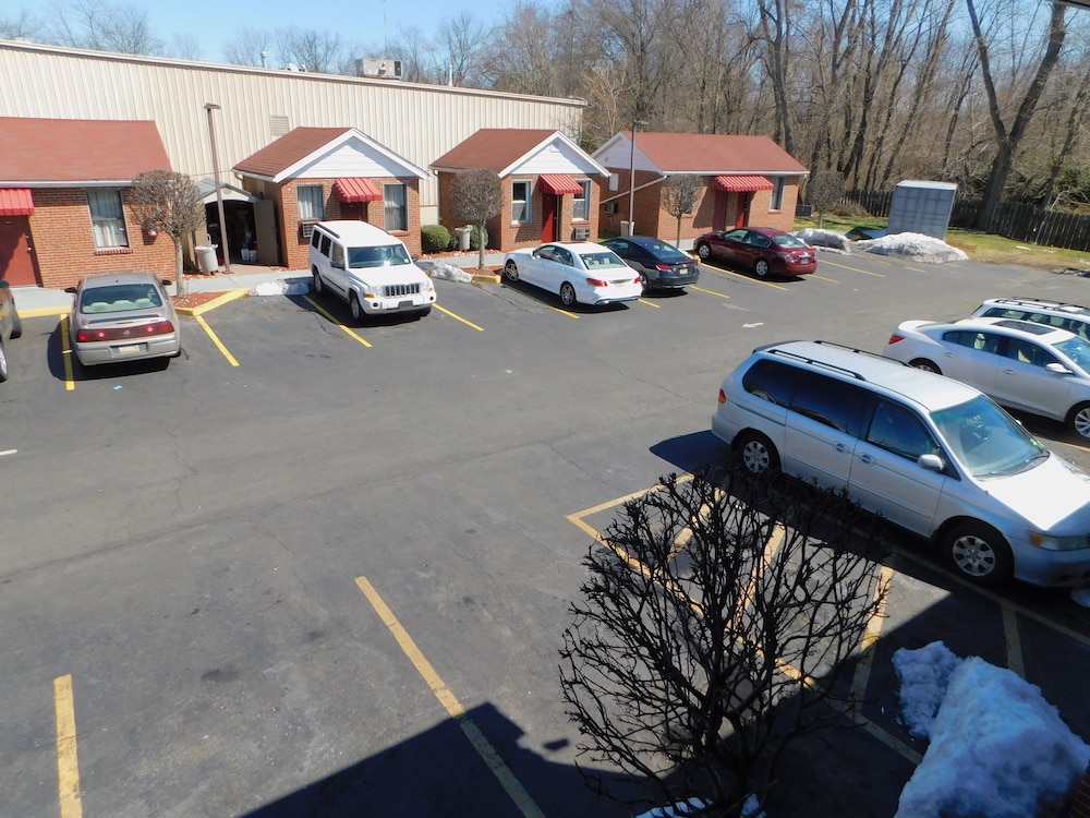 Mounts Motel