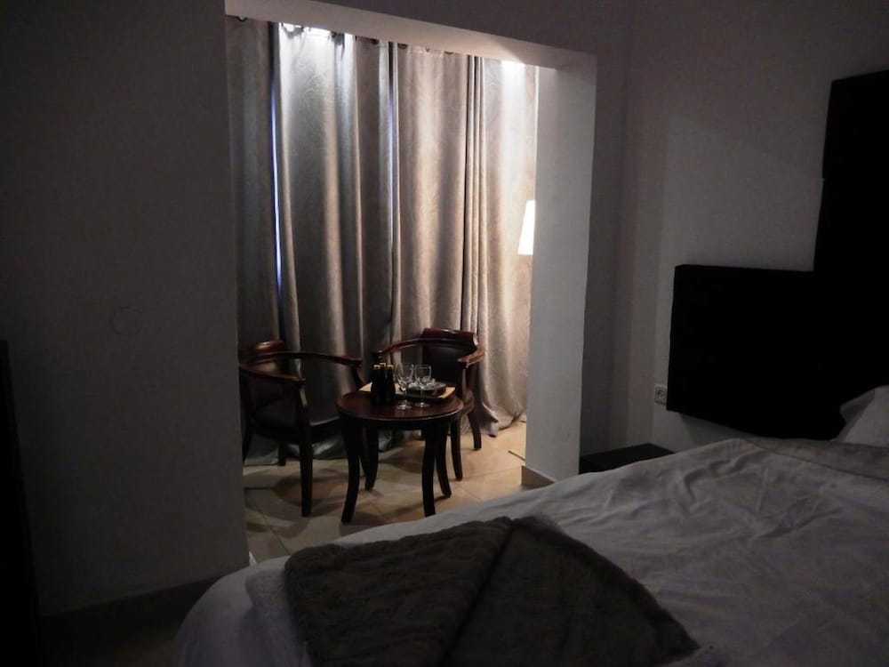 Gorgeous Studio On Hilton Beach view 3