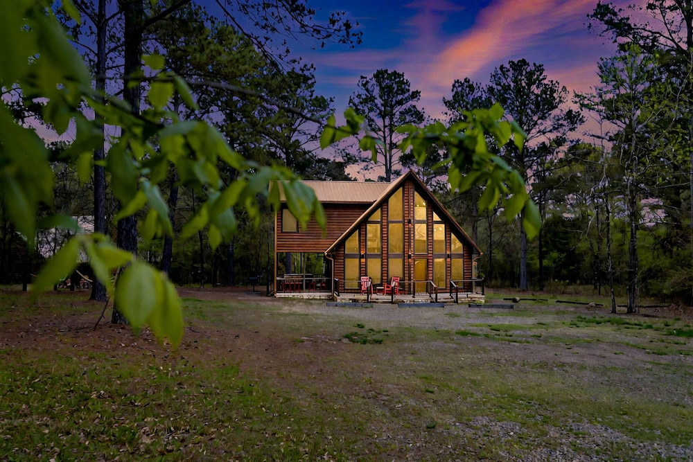 Sugar Mama Cabin for 10!