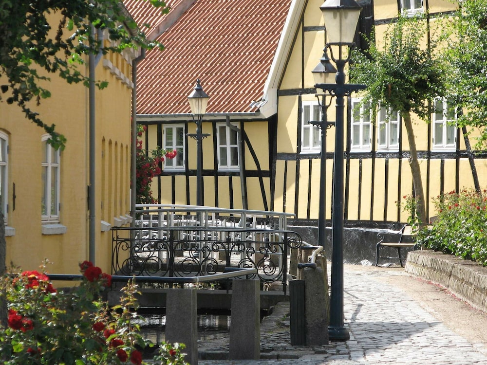 Photo 25