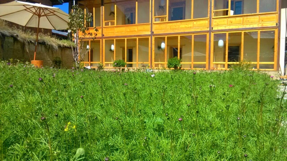 Huksum House