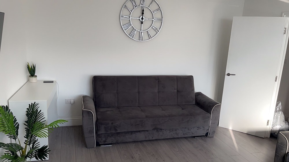 Sleek, Sleeps 6 Sunset Views, Family Friendly