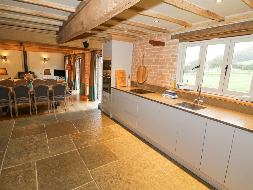 Fairoaks Barns