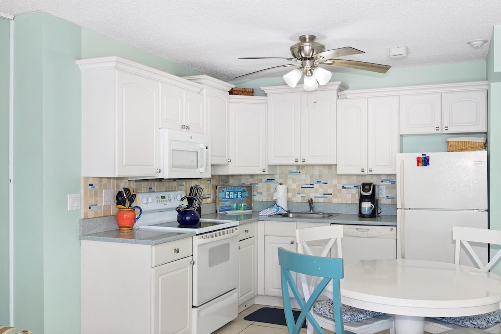 Estero Beach & Tennis 604 C