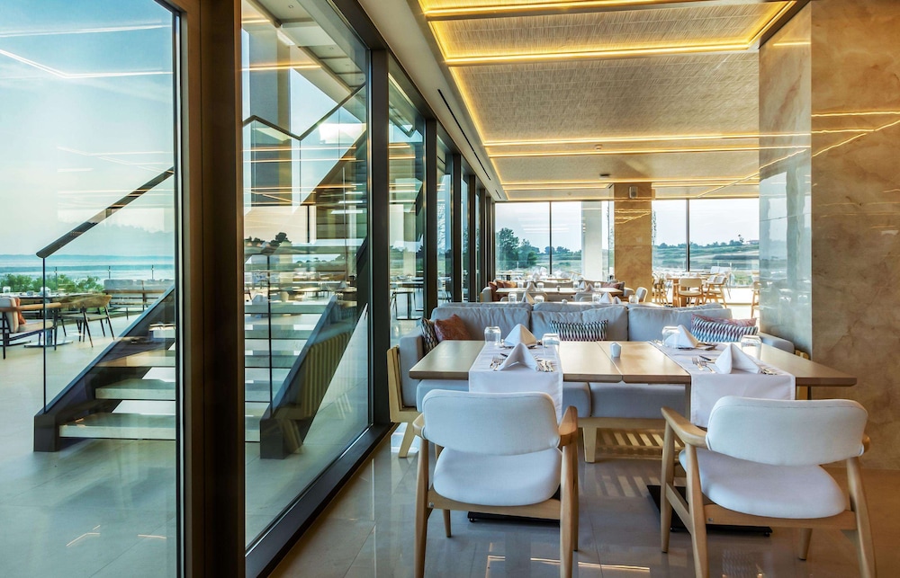 Ammoa Luxury Hotel & Spa Resort