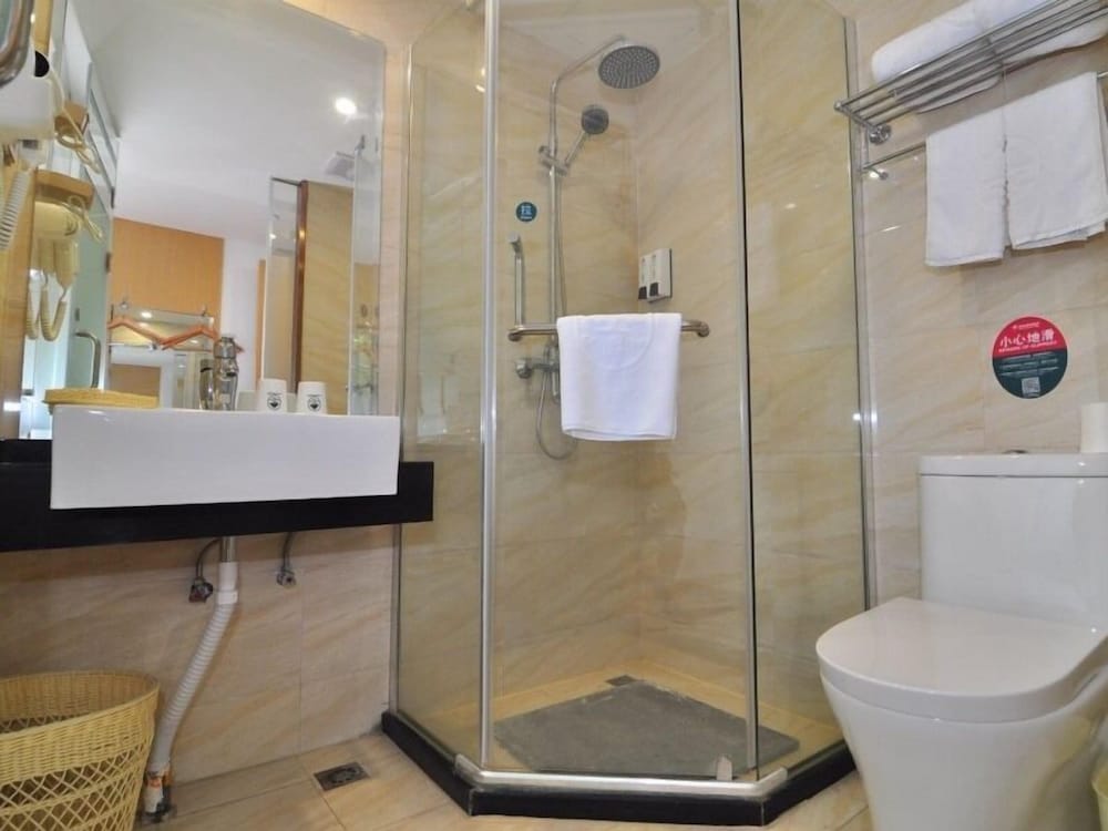 Ningbo Vacations - Greentree Inn Ningbo South Railway Station Express Hotel - Property Image 8