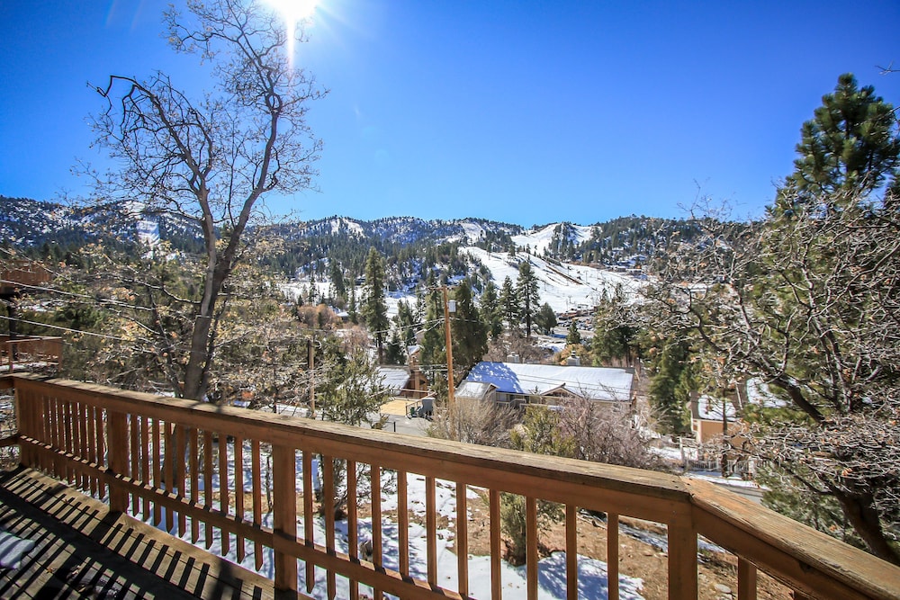 Fenced Somen Cabin within walking distance to the Slopes by RedAwning