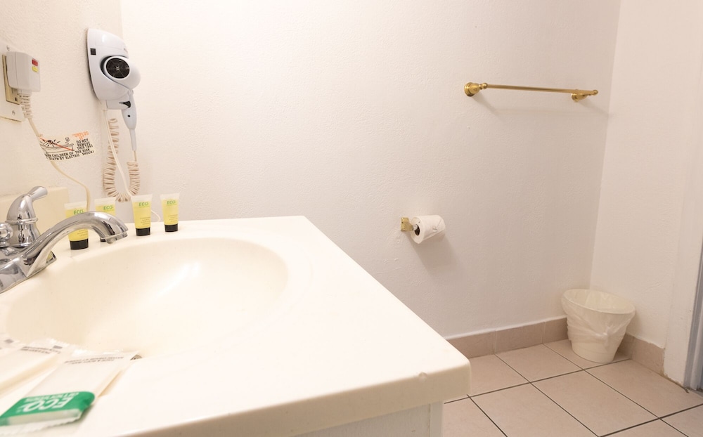 551 City View Hollywood - Image 4