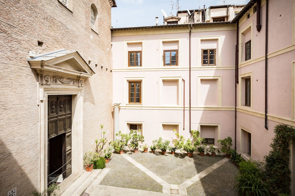 Domus Colosseo