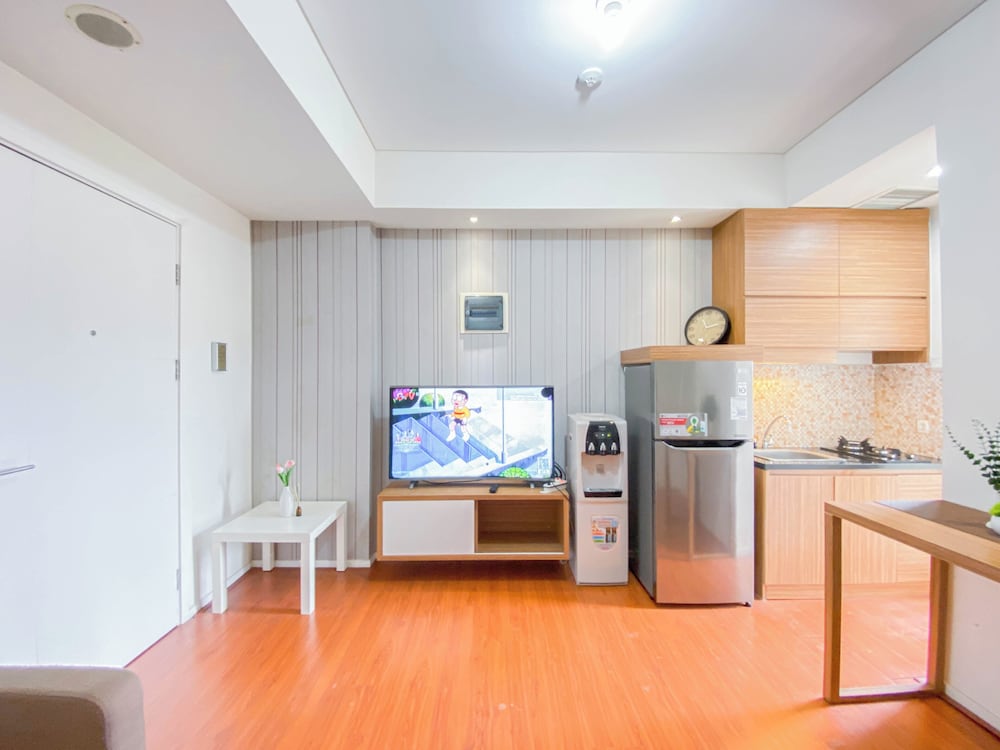 Cozy and Simply 2BR Apartment at Parahyangan Residence