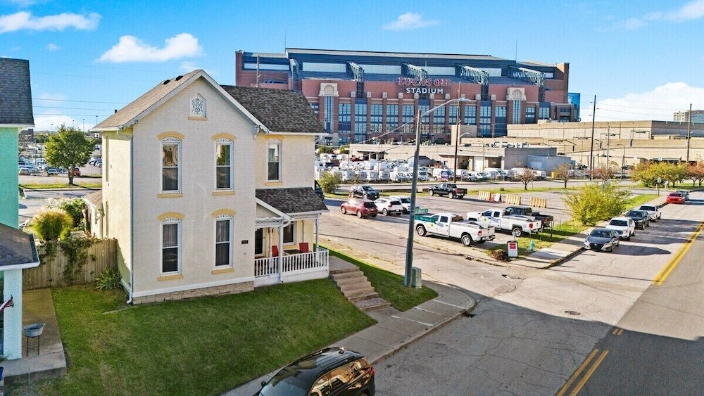 Indy Stadium Villas 701