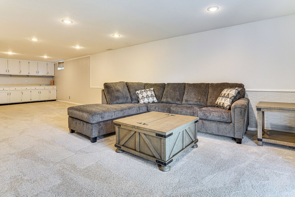8 Mi to Central Minneapolis: Modern Home w/ Yard